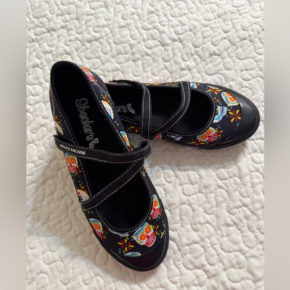 NWOT Women’s Skechers Sugar Skull Mary Jane Shoes Size 6 - Picture 1 of 8